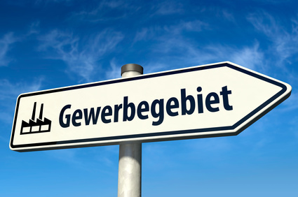 Schild mit Aufschrift Gewerbegebiet