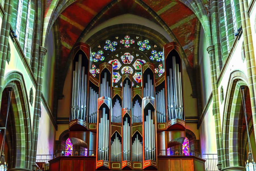 Pfeifenorgel in Kirche